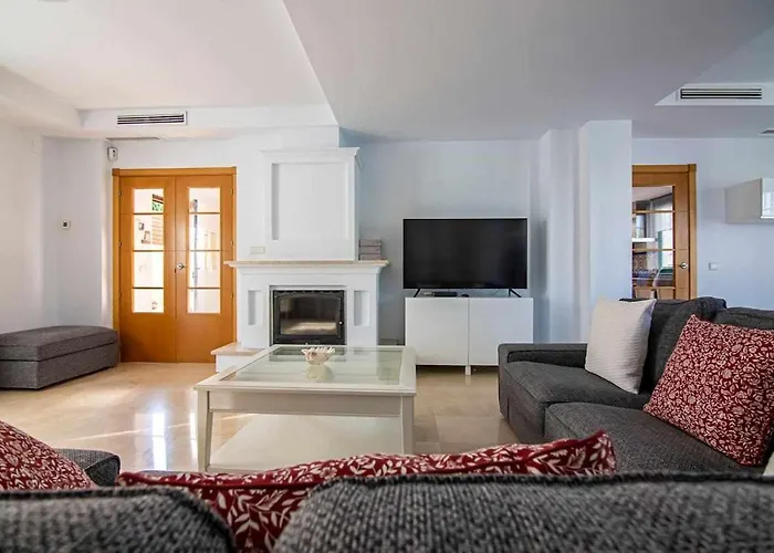 Modern Beach Villa With Parking And Private Pool
