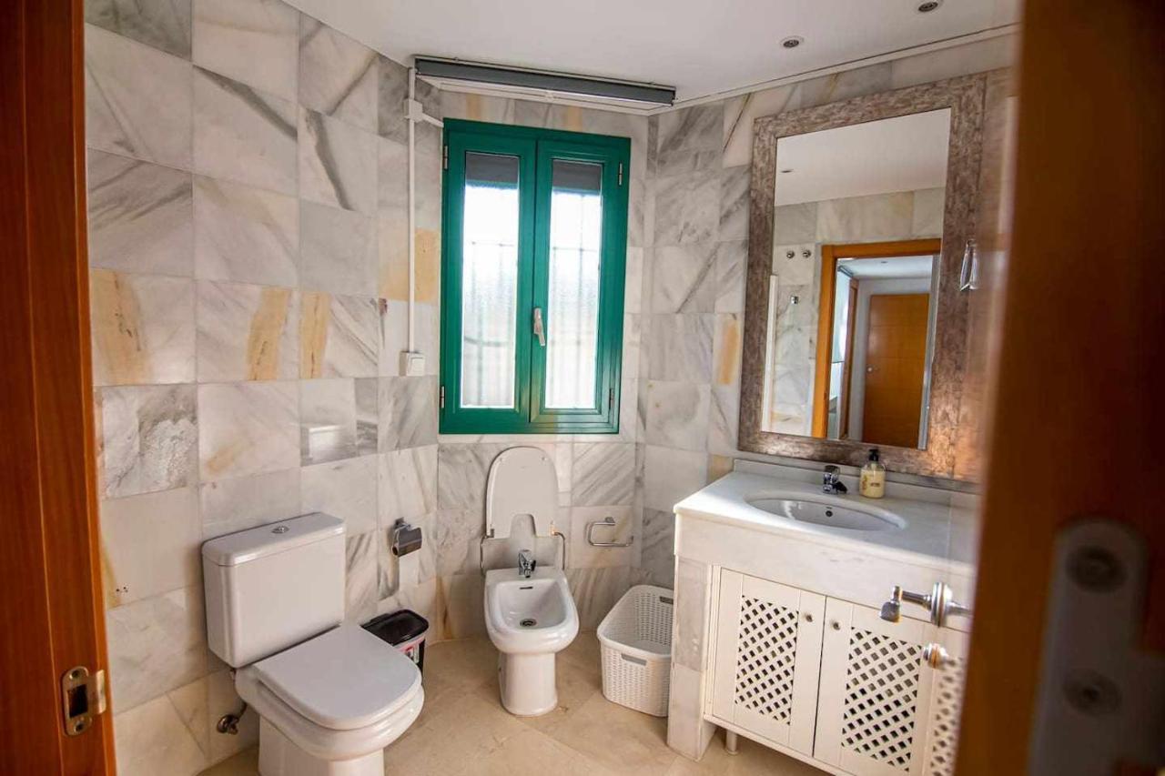 Modern With Parking And Private Pool Vil·la *